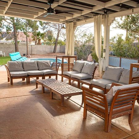 Comfy Expansive Home - Near The Strip - Heated Pool Лас Вегас Екстериор снимка