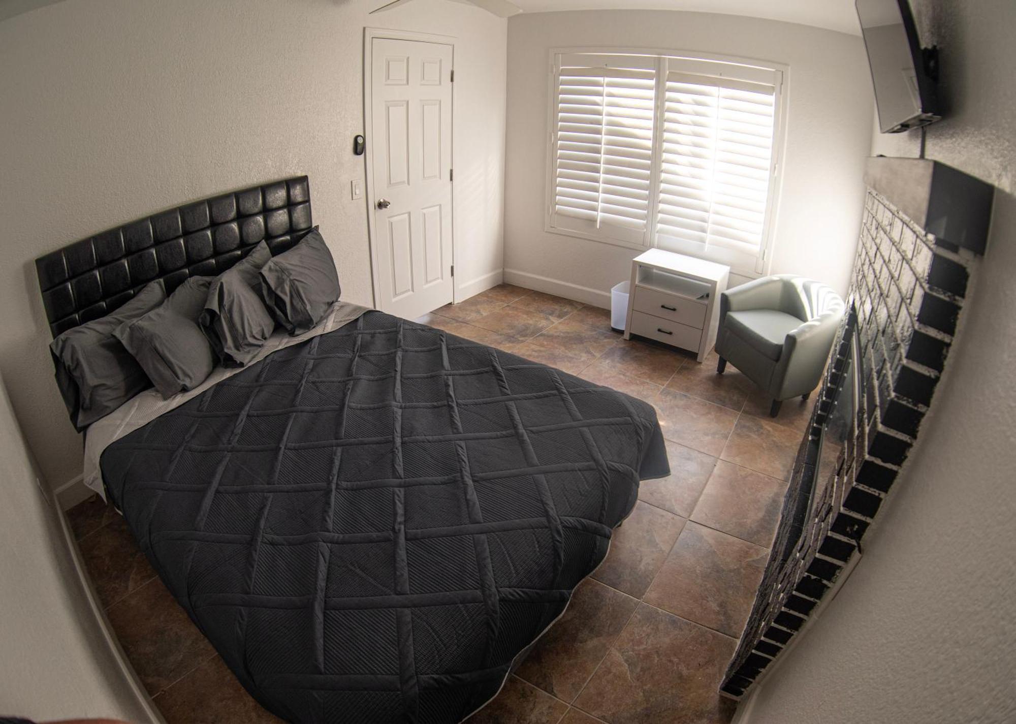 Comfy Expansive Home - Near The Strip - Heated Pool Лас Вегас Екстериор снимка